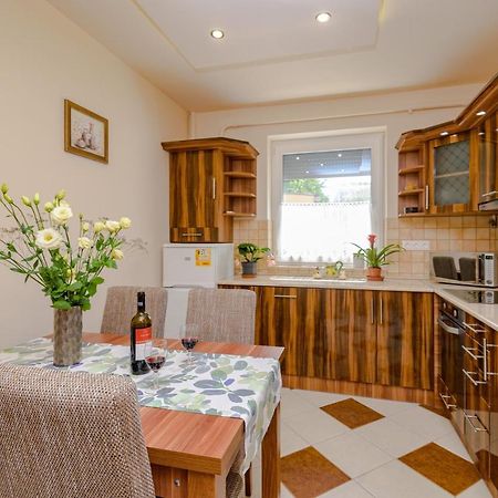 Illes Apartmanok I. Hajdúszoboszló Zewnętrze zdjęcie