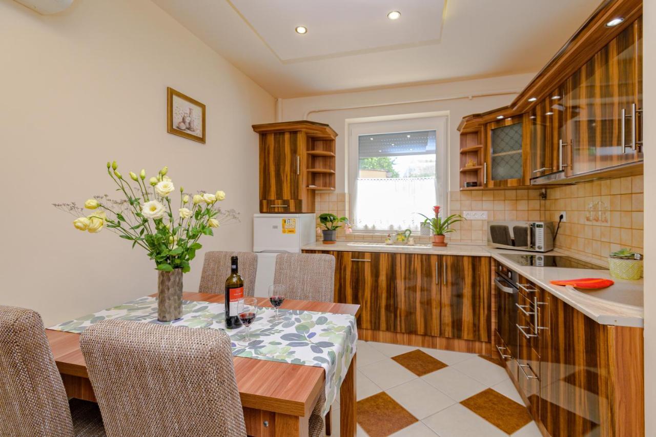 Illes Apartmanok I. Hajdúszoboszló Zewnętrze zdjęcie